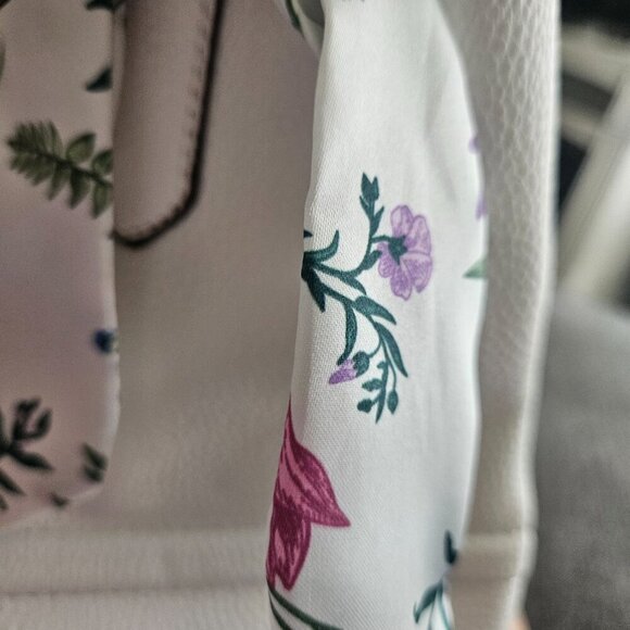 nanette lepore white double handle inner pockets gold logo hardware Scarf NWOT - Picture 6 of 9